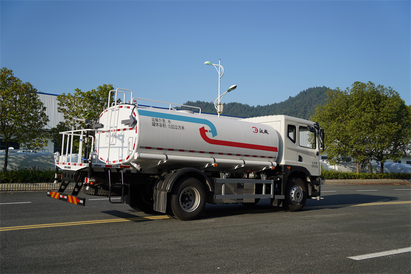 【东风牌】东风华神T5洒水车 14方（纯电动）
