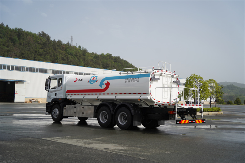 【东风牌】东风华神T5洒水车 21方（纯电动）