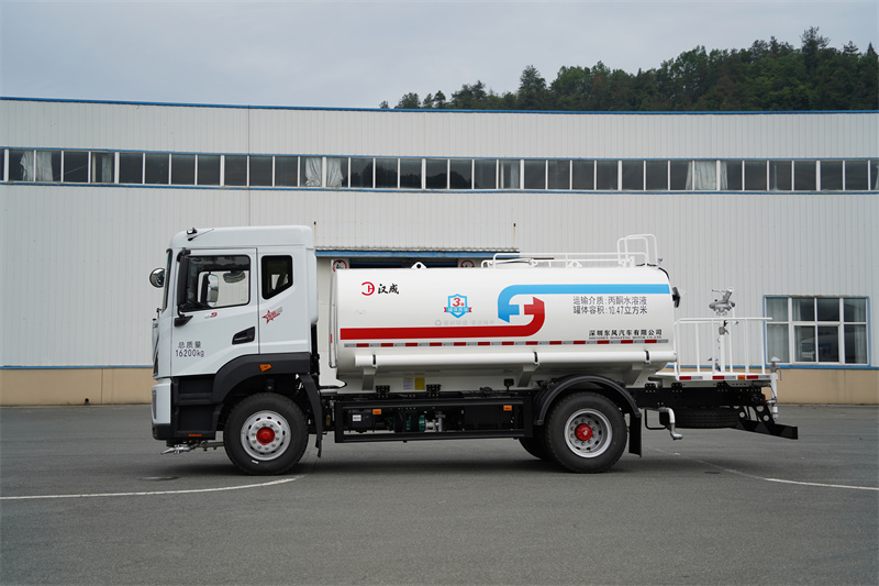 【汉成牌】东风股份D9-170马力洒水车 13方（燃油车）